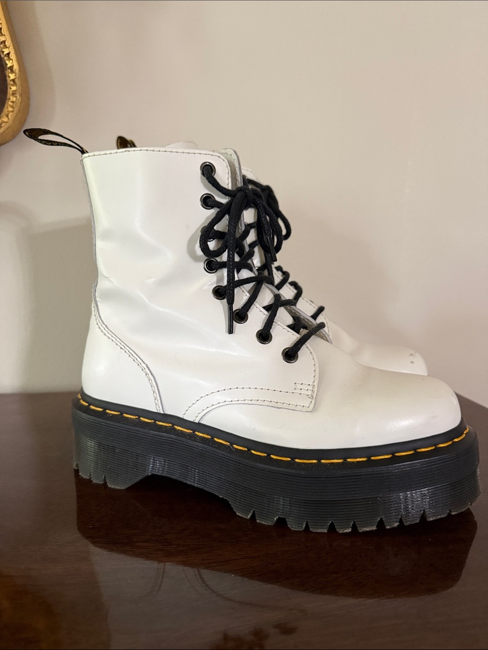Dr. Martens 6 Jadon Platform Boots